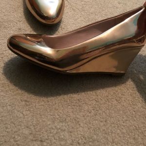 Rose gold wedges
